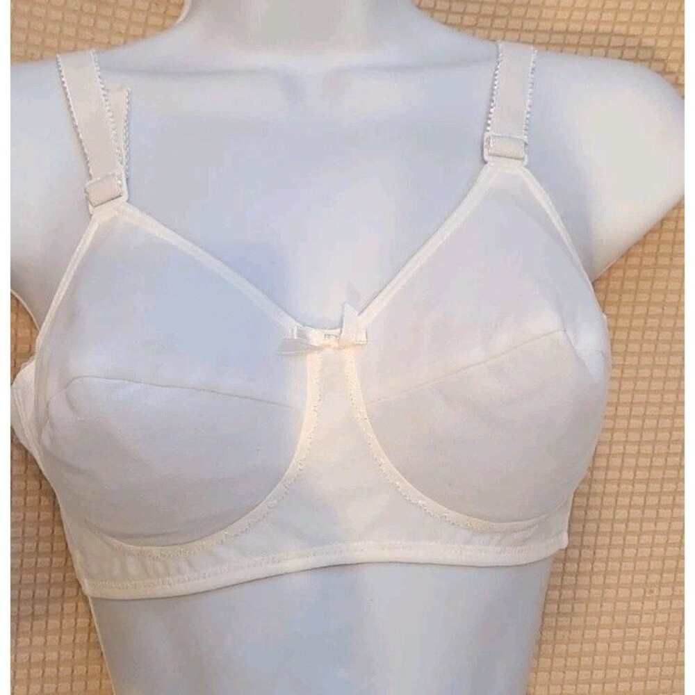 VINTAGE 1980s Playtex 18 Hour Seamless Bra, Tricot Cups, White Size 34 C- NEW